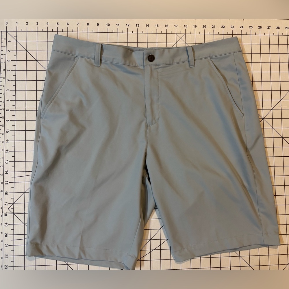Puma Men’s Size 36 Gray Lightweight Flat‎ Front Shorts